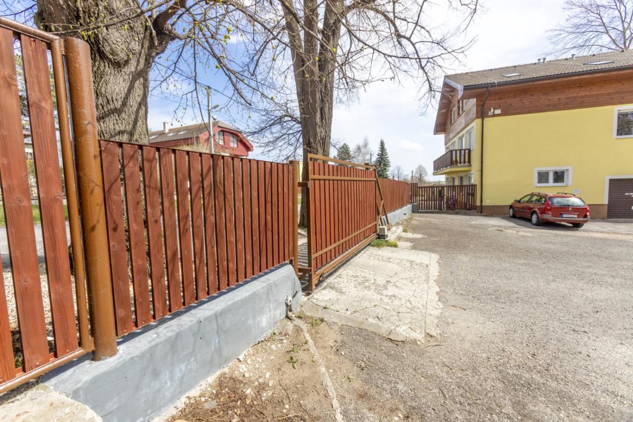 Apartman Hugo Veľky Slavkov Bagian luar foto