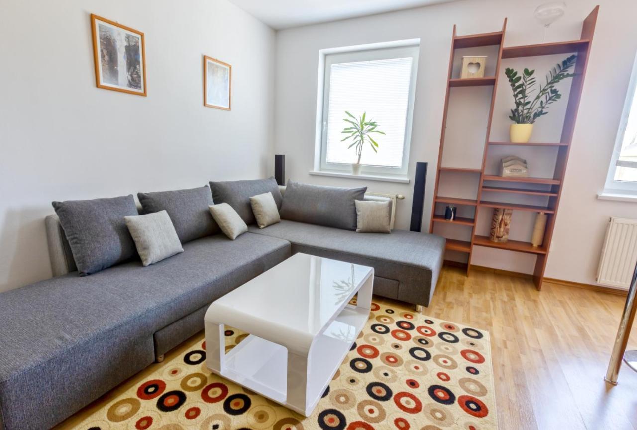 Apartman Hugo Veľky Slavkov Bagian luar foto