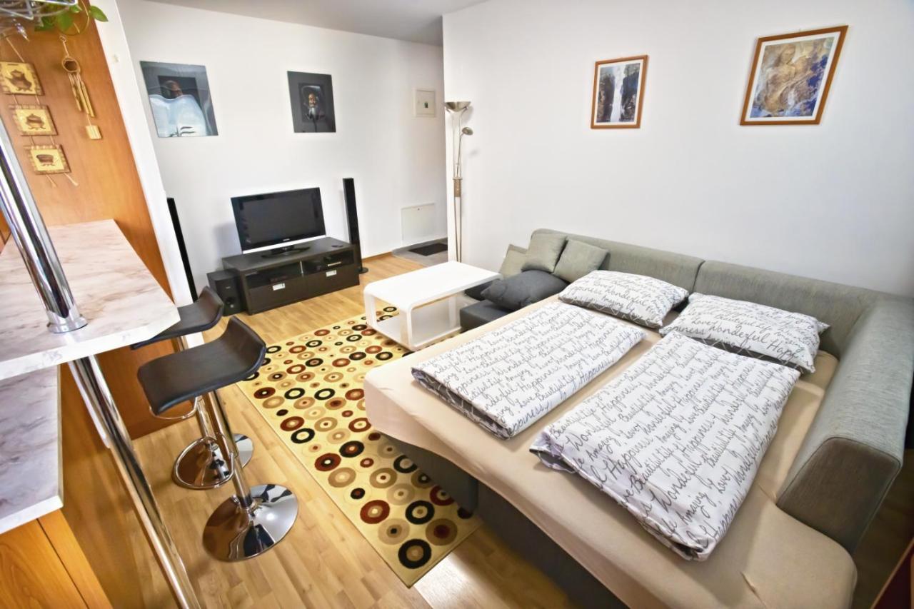 Apartman Hugo Veľky Slavkov Bagian luar foto