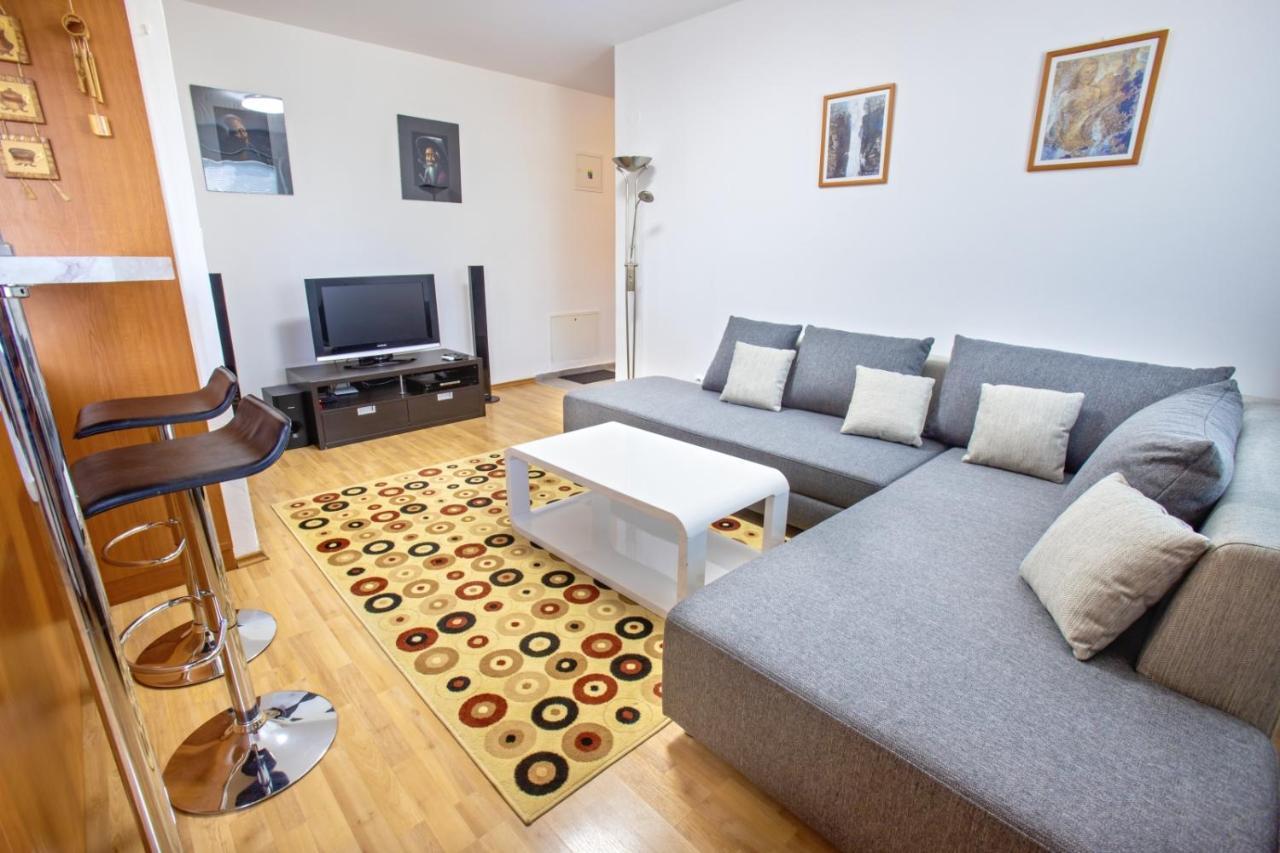 Apartman Hugo Veľky Slavkov Bagian luar foto